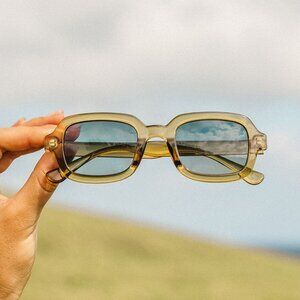 Sunski Polarized Sunglasses + Case (Lago)